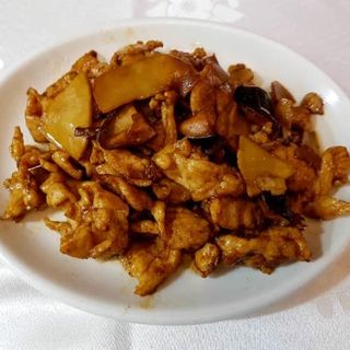 Cerdo Con Bambú Y Setas Chinas