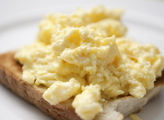 Tostada Con Huevos Revuelto