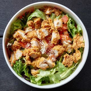 Ensalada pollo crujiente 