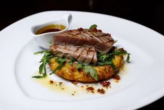 Стейк з тунця з деруном (320г)