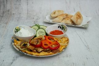 Omlet sa sezonskim povrćem