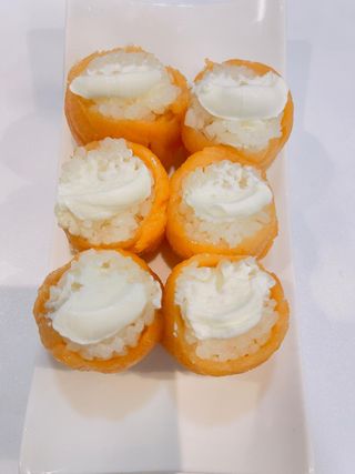 Roll in salmón queso 6 uds.