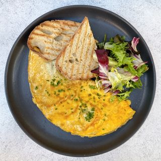 Omelette Brocoli & Cheese