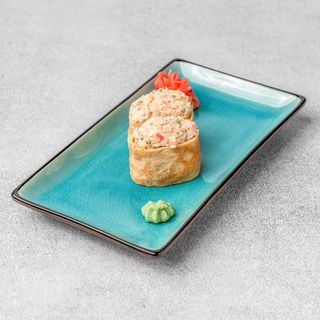 Gunkan z sałatką z krewetek w omlecie 2szt