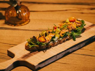 Брускета з лососем (300g)