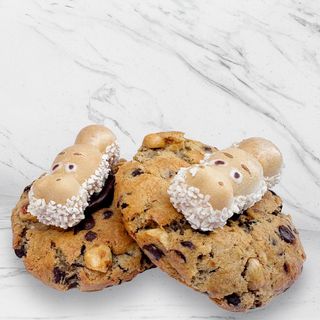 Cookies de Chocolate con Avellana rellena de Kinder