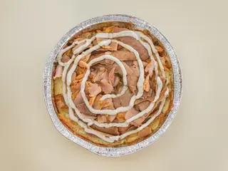 Patatas Fritas con Carne Kebab con Queso al Horno con Salsa Kebab   