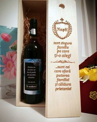 Cutie de vin gravata nasi