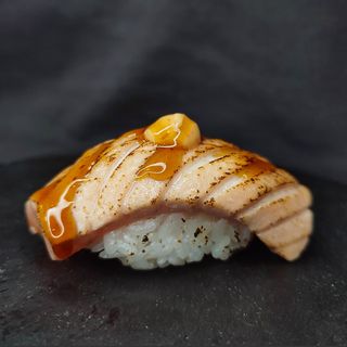 Нігірі Фламбований лосось, 45 г