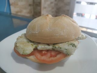Pulga De Pollo Y Tomate