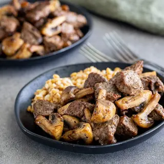 Mushroom steak biting & chips