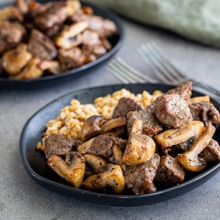 Mushroom steak biting & chips
