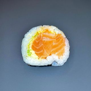 Futomaki surowe sake chilli