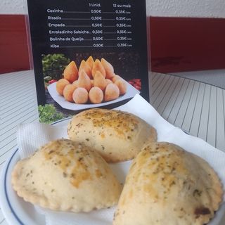 Pastel assado no forno 