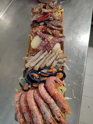 Parrillada Mar Y Tierra (Para 4 Personas)