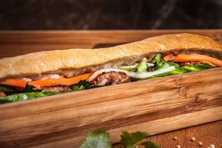 Banh my cu carne de vita