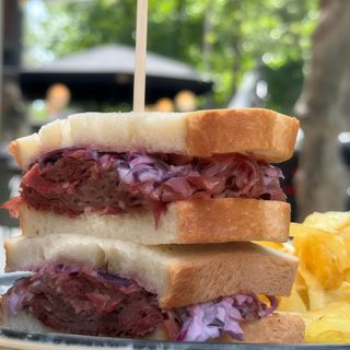 Sándwich Judío De Pastrami