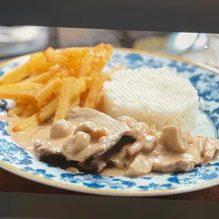 Bife da Vazia ao Molho de Cogumelos