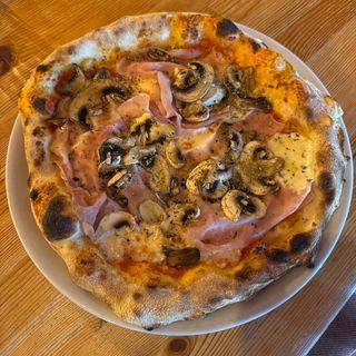 Prosciutto e Funghi