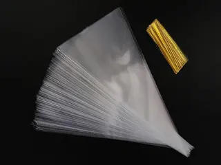 Saco transparente em triângulo C