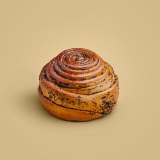 Булочка с маком