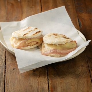 Arepa De Jamón Y Queso (2 Uds.)