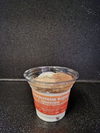 Домашна бисквитена торта със заквасена сметана (150г)