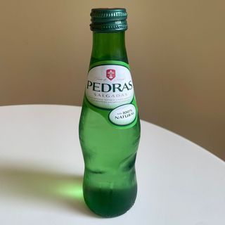 Água com gás Pedras