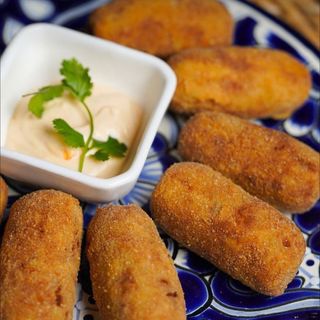 64. Ración De Croquetas