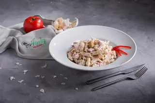 Salata sa tjesteninom i piletinom