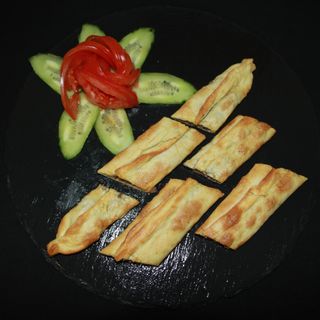 ფიდე დახურული ყველით და კვერცხით