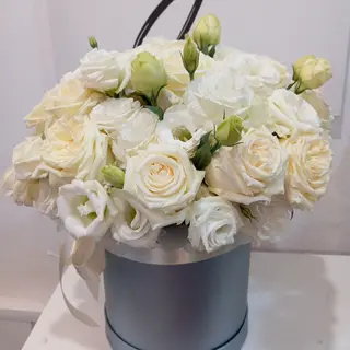 17- Flowerbox z róży i eustomy