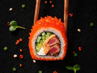 GRILL TUNA CALIFORNIA TOBIKO SER