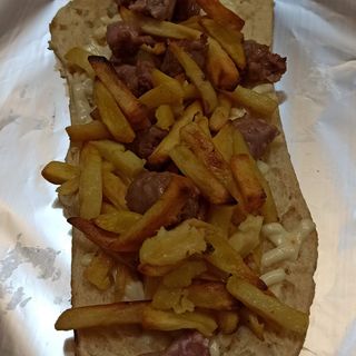 Panino patatine e salsiccia