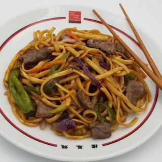 29. Tallarines con ternera