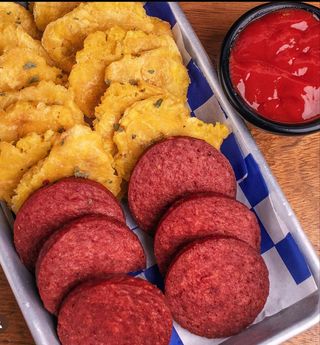 Fritos Con Salami