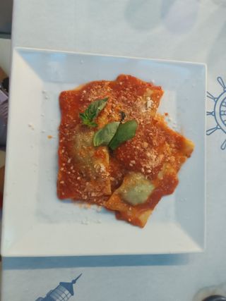 Ravioli casarecci al pomodoro ricotta e spinaci