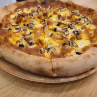 pizza especial falsa carbonara (33 cm.)