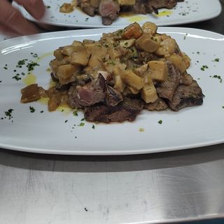 Tagliata ai funghi porcini