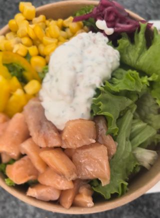 Салат з лососем