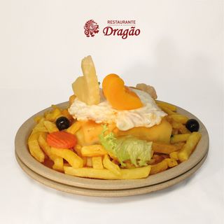 Francesinha Baixo Teor com Batata e Ovo