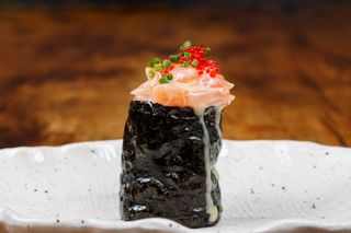 Gunkan De Salmón (2 Uds.)