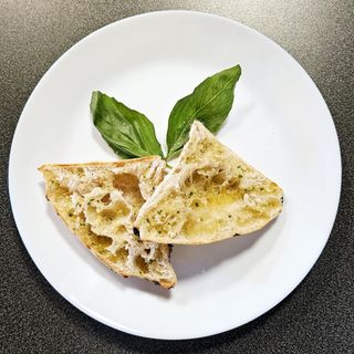 Bruschetta z masłem czosnkowym