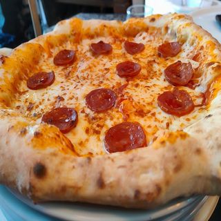 Pizza pepperoni (33 cm.)