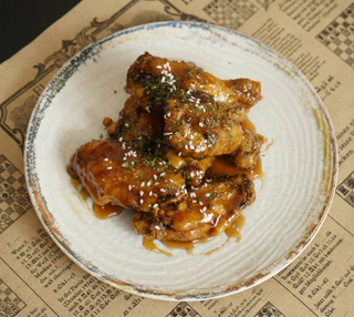 Alitas De Pollo Frito Con Miel (4 Uds.)