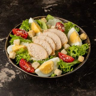 Великий салат "Цезар" з куркою (320г)