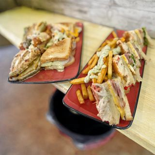 Sándwich Majuelos Triple Con Papas