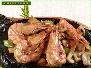 Кралски скариди на плоча