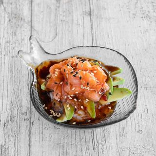 51. Sushi Tarta Salmón Y Aguacate