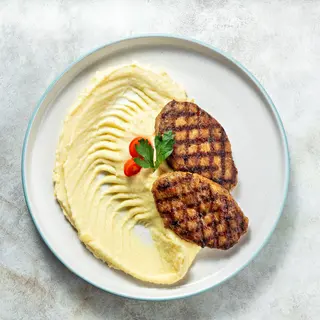 Куриные котлеты с картофельным пюре